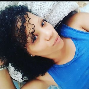 Meet your Posher, Yesenia